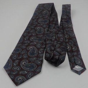 Johnny Carson Men's Neck Tie Burgundy Blue Paisley